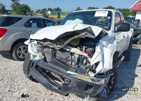 2000 Toyota Tacoma Xtracab z USA, uszkodzony, nr VIN 4TAWN72N7YZ659600